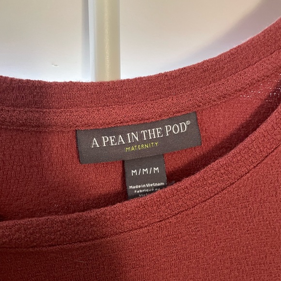 Pea in the pod maternity blouse. - Picture 2 of 2